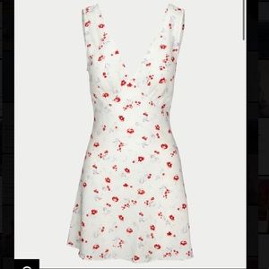 Réalisation par Isabelli dress in Iluminismo